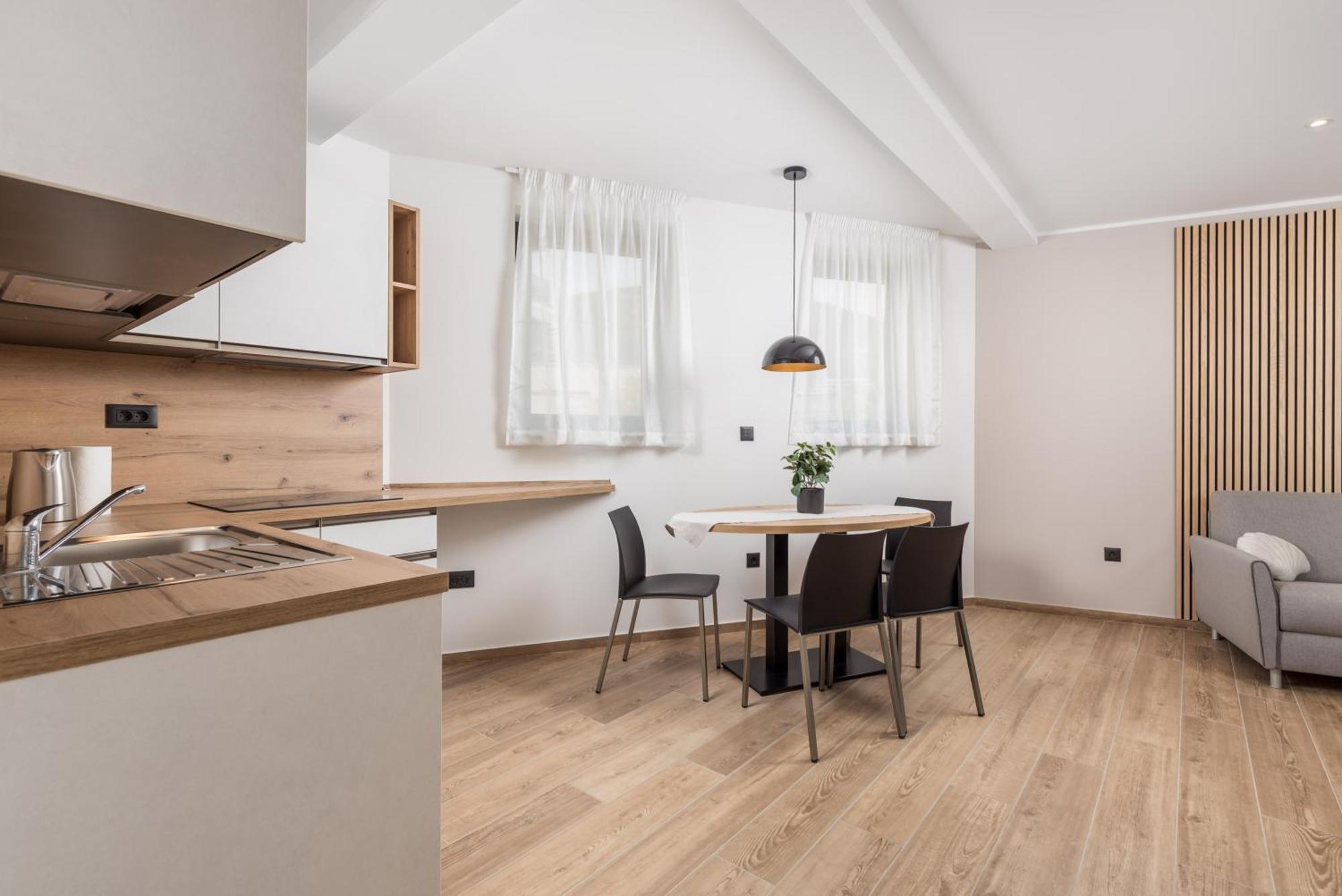Belinda Apartments With Balcony & Private Parking Opatija Exterior foto