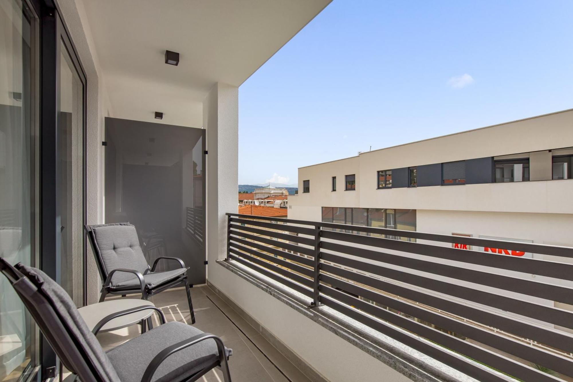 Belinda Apartments With Balcony & Private Parking Opatija Exterior foto