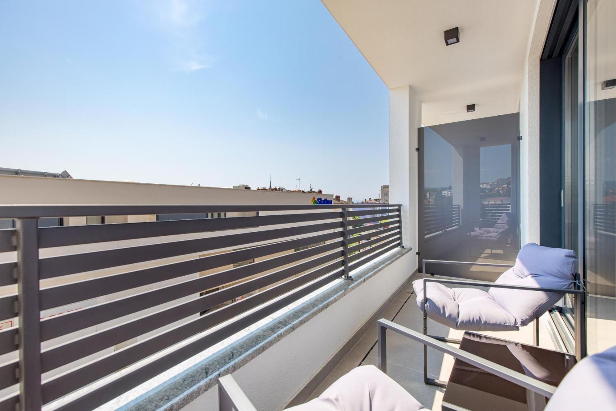 Belinda Apartments With Balcony & Private Parking Opatija Exterior foto
