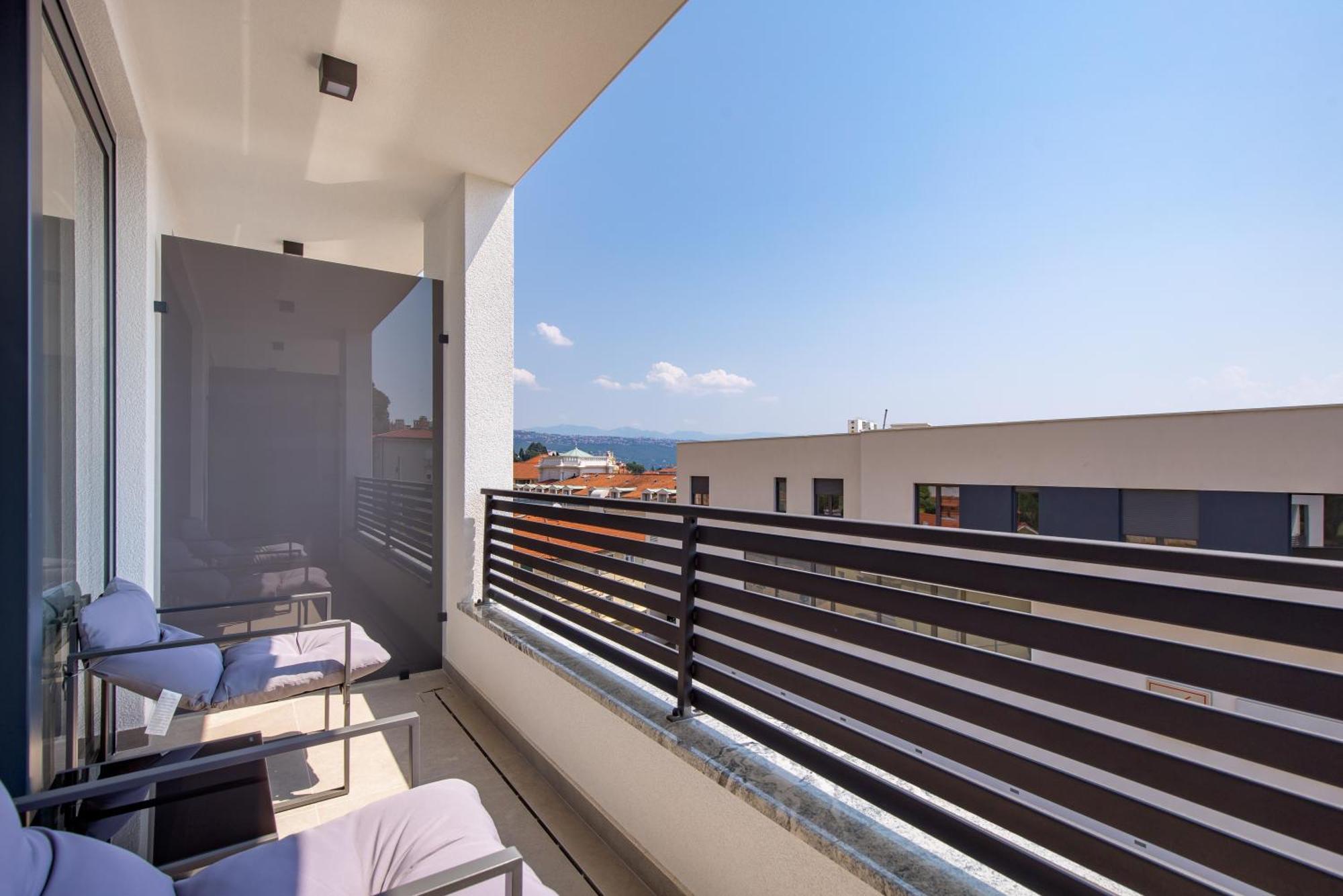 Belinda Apartments With Balcony & Private Parking Opatija Exterior foto
